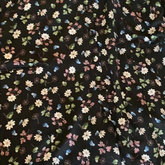 Black floral midi with button front🌸 - Picture 9 of 13